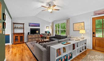 102 Iris St, Asheville, NC 28803