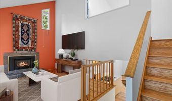 327 Ravenwood Pl, Ashland, OR 97520