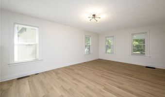 1389 Bryden Dr, Akron, OH 44313