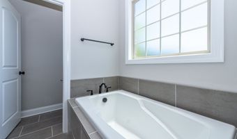 1536 Tsuga Dr, Alcoa, TN 37701