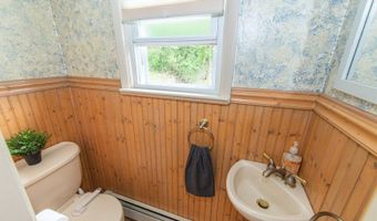4 Warren St, Bayonne, NJ 07035