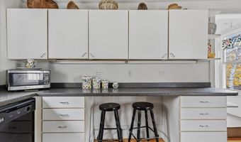 227 High St, Belfast, ME 04915