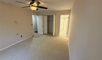 537 Treetop Village Dr, Ballwin, MO 63021