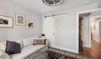 40 Kettle Point Ave, East Providence, RI 02914