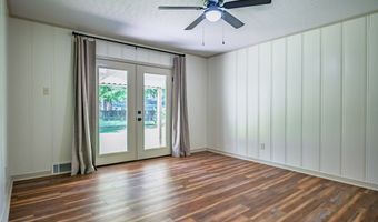 203 James St, Batesville, MS 38606
