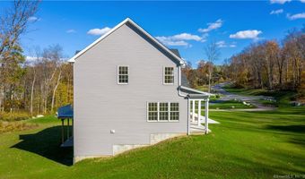 11 Corner Pond Ct, Danbury, CT 06811