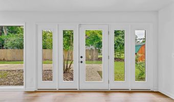 18 Rollins Pl, Atmore, AL 36502