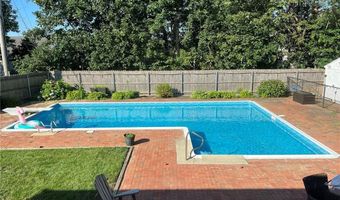 4 Norton Dr, Cumberland, RI 02864