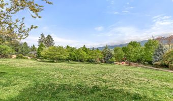 581 Scenic Dr, Ashland, OR 97520