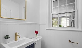 19 Harborview Ave, Bristol, RI 02809