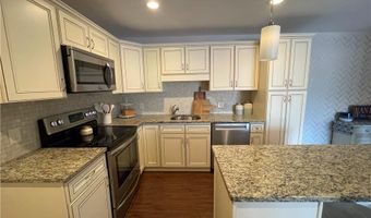 60 Saw Mill Dr 303, North Kingstown, RI 02852