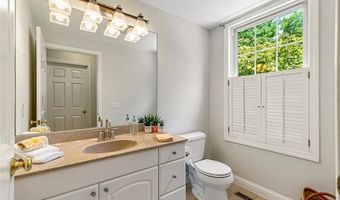 1 Mallard Cove Way, Barrington, RI 02806