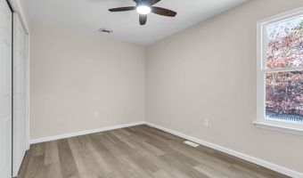 5 Buxton Ct, Barnegat, NJ 08005