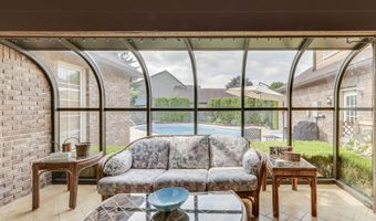 1521 Secretariat Ln, Indianapolis, IN 46217