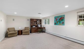 4 Brookfield Ct, East Greenwich, RI 02818