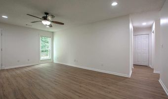 218 Hunters Run Dr, Benton, AR 72015