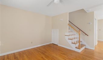 9 Chestnut Hill Rd B, Middletown, RI 02842