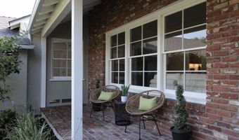 2185 N Roosevelt Ave, Altadena, CA 91001