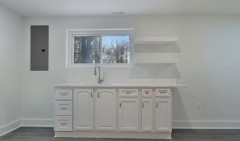 2016 SPRING GROVE Dr, Accokeek, MD 20607