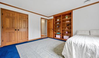43 Darling Parke Dr, Bangor, ME 04401