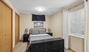 5414 Schubert St, Ames, IA 50014