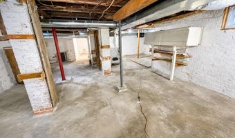 122 Whitney St, Auburn, ME 04210