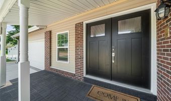 378 Palermo Dr, Ballwin, MO 63021