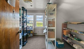 74 Valley Rd, Middletown, RI 02842