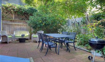 98 John St, Newport, RI 02840