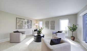 3682 Tanglewood Ct, Ann Arbor, MI 48105