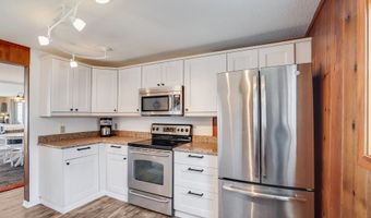 633 N PACIFIC St, Rockaway Beach, OR 97136