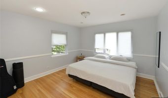 104 Fairview Ave, Bergenfield, NJ 07621