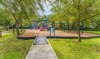 798 MAIN St, Atlantic Beach, FL 32233