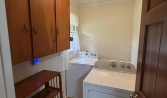 108 Barnett Dr, Bishopville, SC 29010