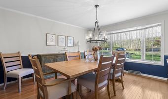 58 Lantern View Dr, Branford, CT 06405