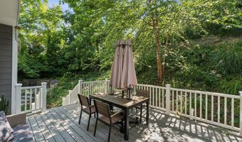 2354 N QUEBEC St, Arlington, VA 22207