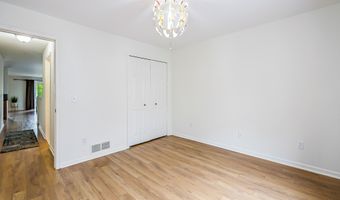 120 W Oakbrook Dr, Ann Arbor, MI 48103