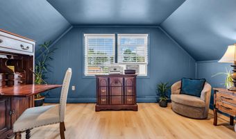 40 Icemeadow Ln, Aberdeen, NJ 07747