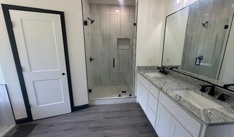 1112 Duke Dr, Bauxite, AR 72011