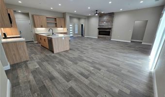 20401 Tonawanda Rd, Apple Valley, CA 92307