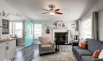 149 Kenyon Rd, Algonac, MI 48001