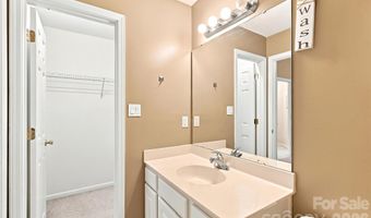 1323 Anthem Ct, Charlotte, NC 28205