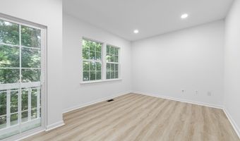 2032 S LANGLEY St, Arlington, VA 22204