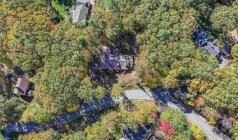 10 Barrington Dr, Bedford, NH 03110