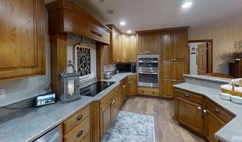 114 Chaudoin Dr, Angola, IN 46703
