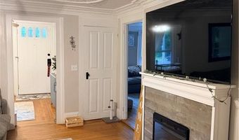 35 High St, Burrillville, RI 02859