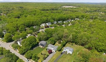 57 Hunters Crossing Dr, Coventry, RI 02816