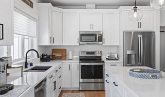 173 Tamrox Dr, Arundel, ME 04046