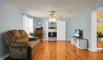 274 Rae Ln, Bonneau, SC 29431