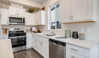 2988 T St, Springfield, OR 97477
